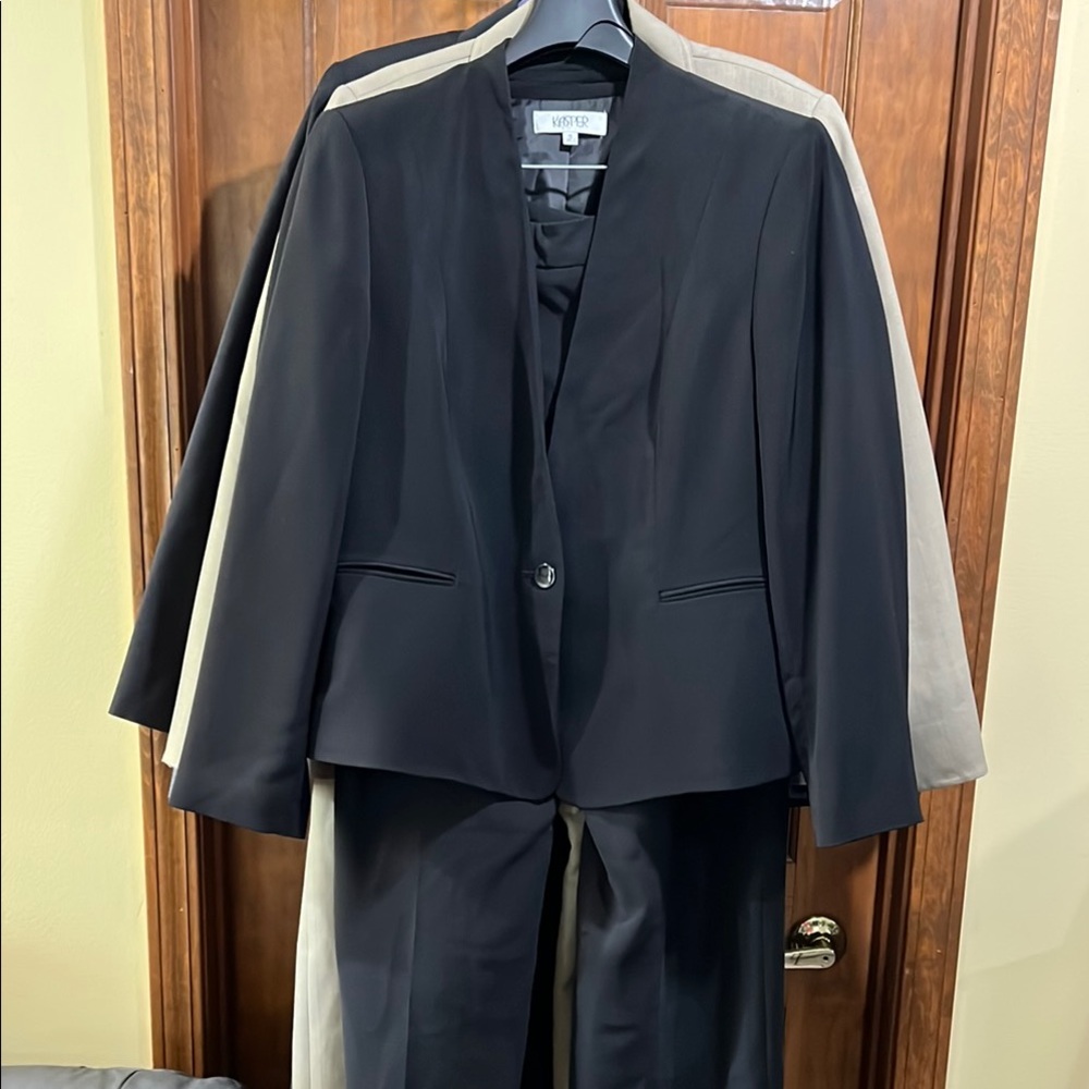 Kasper 2 piece Black Pantsuit size 16